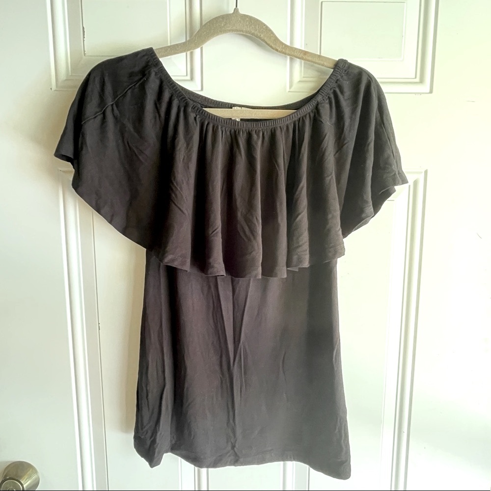 🔵 BLUE DOT SALE 🔵 
ASOS: Black off the shoulder ruffle top, Women’s Size 8
